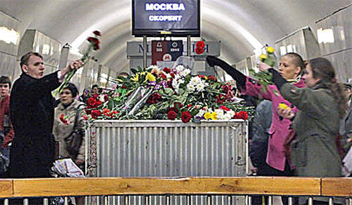 Die Polizeipräsenz auf den U-Bahn-Stationen war hoch, die Pendler bestiegen die Züge mit gemischten Gefühlen.