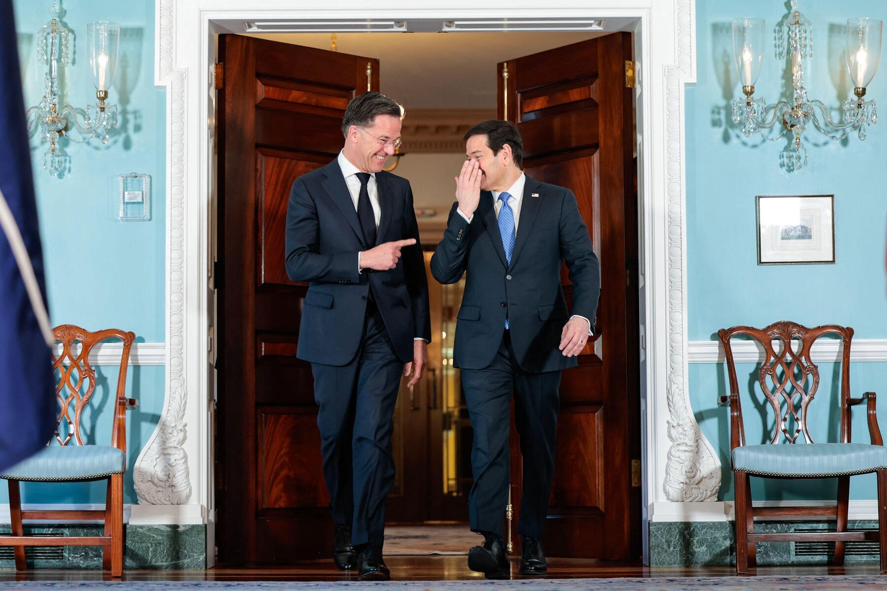 Rutte spielt für die Nato den „Trump-Einflüsterer“ [premium]