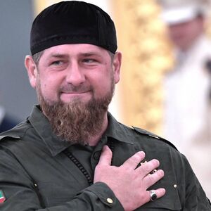 Zuletzt hatte Kadyrow angekündigt, seine minderjährigen Söhne in den Krieg zu schicken und gefordert, "Nuklearwaffen mit niedriger Sprengkraft" einzusetzen.