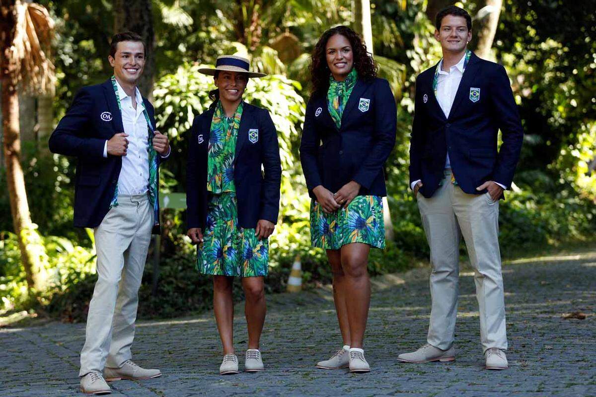 Palmen sind auf den Outfits, die die Sportler im olympischen Dorf tragen werden, zu finden.