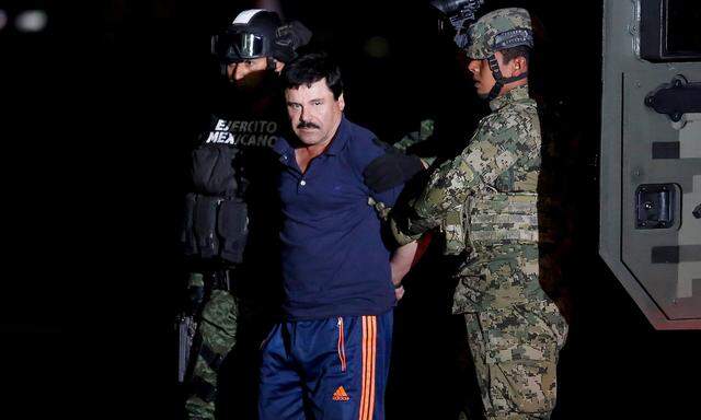 "El Chapo" bei seiner Festnahme im vergangenen Jahr.