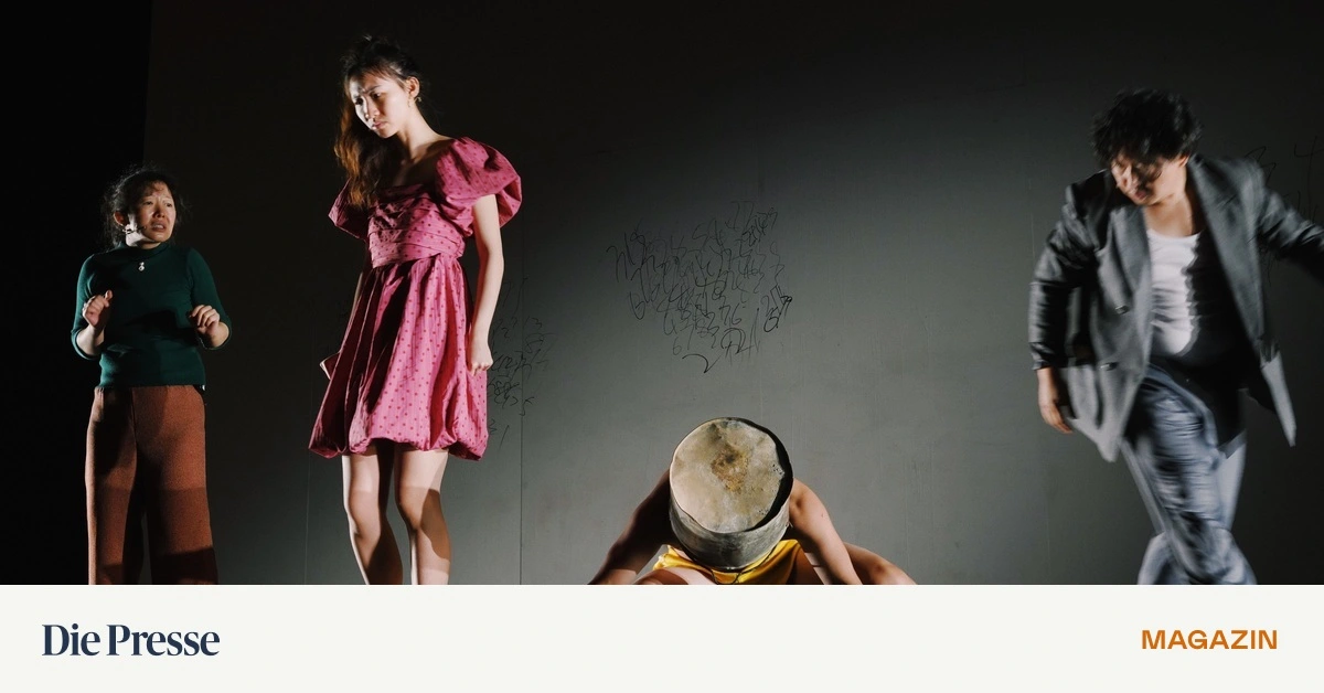 Regisseur-Li-Jianjun-Die-Menschen-k-nnen-im-wirklichen-Leben-nicht-fliehen-aber-in-der-Kunst-schon-premium-