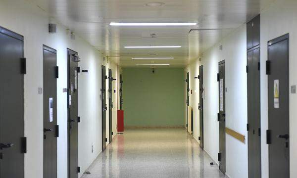 Im größten Gefängnis Österreichs, der Justizanstalt Wien Josefstadt, sitzt der vormalige BVT-Beamte Egisto Ott in U-Haft.