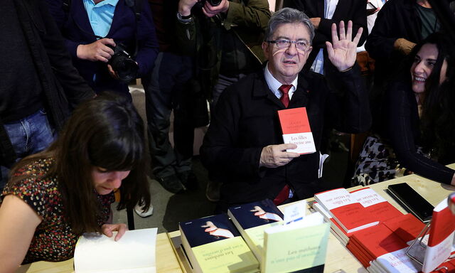 Jean-Luc Mélenchon erhebt Anspruch auf das Amt des Premierministers.