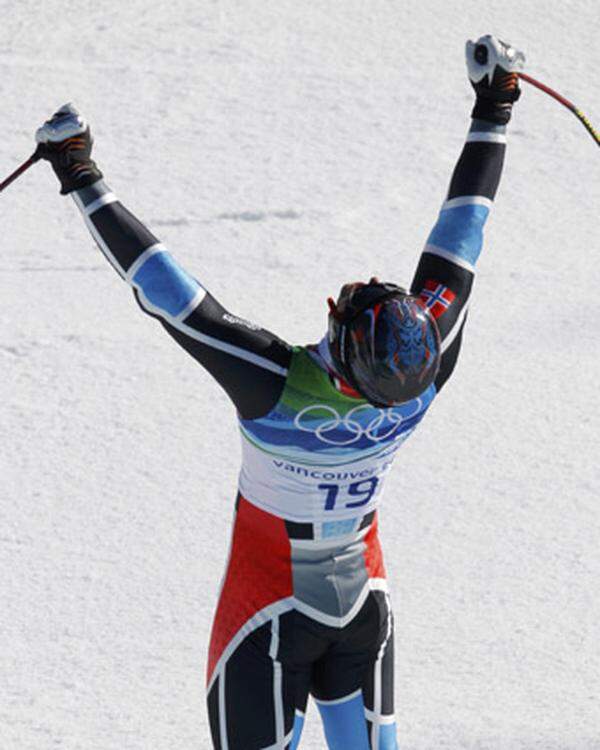 Dass das schwache Abscheiden der Topleute aus Österreich und der Schweiz aber nicht an einer nachlassenden Piste lag, bewies Aksel Lund Svindal. Der Norweger fuhr eine interessante Linie, die Erfolg brachte - fast drei Zehntel Vorsprung auf Miller hatte er im Ziel. Damit verwies er "Vorläufer" Weibrecht auf den dritten Platz.