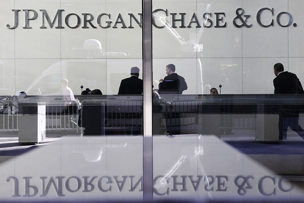 Branche: Finanzen  Auch ein Konkurrent von Morgan Stanley hat es in die Top 20 geschafft: Die US-Investmentbank JP Morgan Chase. Die Bank arbeite besonder effizient, heißt es in der Begründung. Trotz Rekordgewinn will sie heuer fast 20.000 Jobs streichen. 