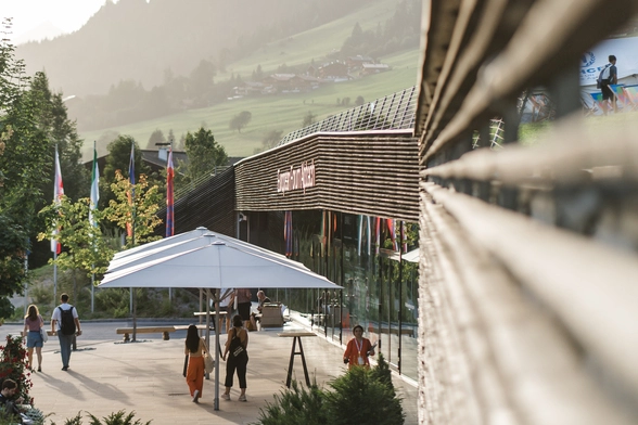 Magnus Brunner spricht am Forum Alpbach über den Schutz der europäischen Außengrenzen. Aber auch der wirtschaftliche Wettbewerb steht im Fokus. 