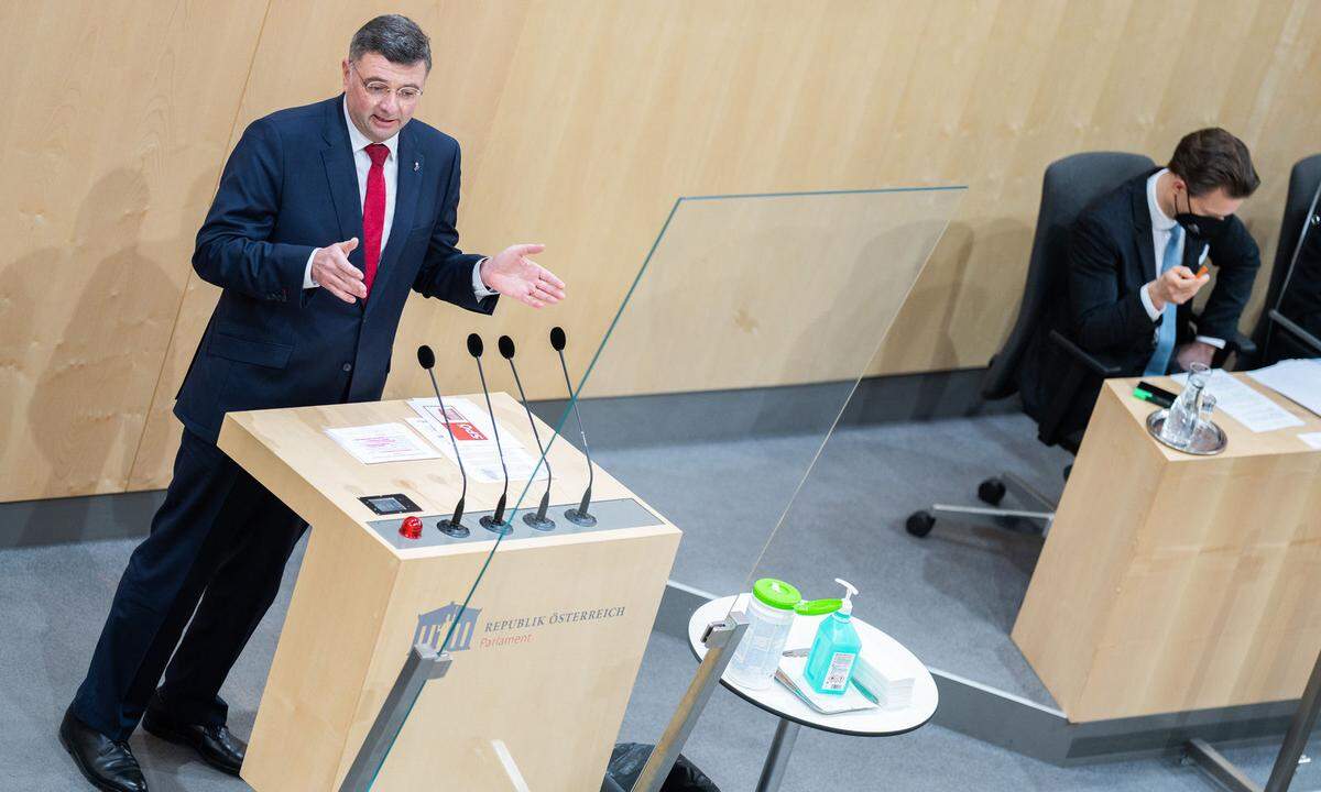 SPÖ-Vizeklubchef Leichtfried fordert neben Schmids auch Blümels Rücktritt. Am Freitag kommt der Nationalrat zu einer Sondersitzung zusammen. (Archivbild)