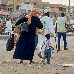 Menschen auf der Flucht in der sudanesischen Hauptstadt Khartum.