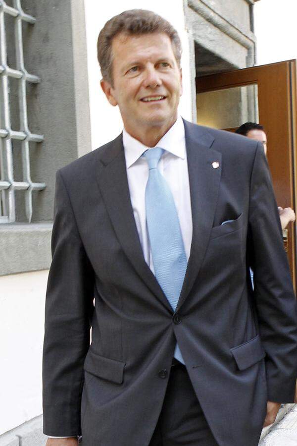 Wolfgang Waldner (Bild) hält es nicht lange im Außenministerium. Im August 2012 wechselt er als Landesrat nach Kärnten. Für ihn kehrt Reinhold Lopatka ins Kabinett zurück. Er übernimmt das Staatssekretariat im Außenministerium.