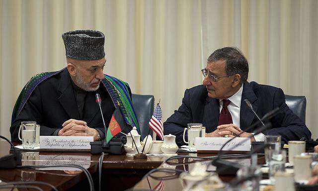 Hamid Karzai und Leon Panetta trafen sich zu Verhandlungen.