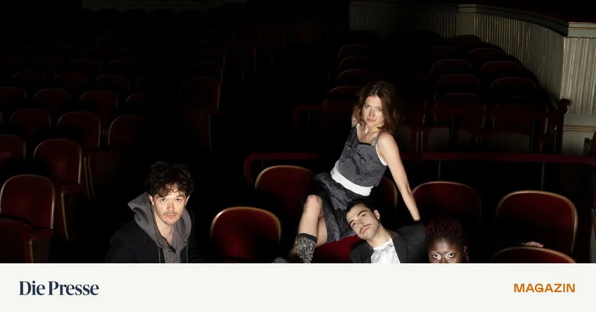 Vier-mit-Grund-zum-Feiern-Neue-Gesichter-im-Ensemble-von-Burg-und-Volkstheater-premium-