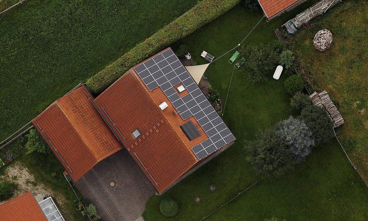 Die Solarstromerzeugung kann zwischen Wohnungseigentümern zur Streitfrage werden. 