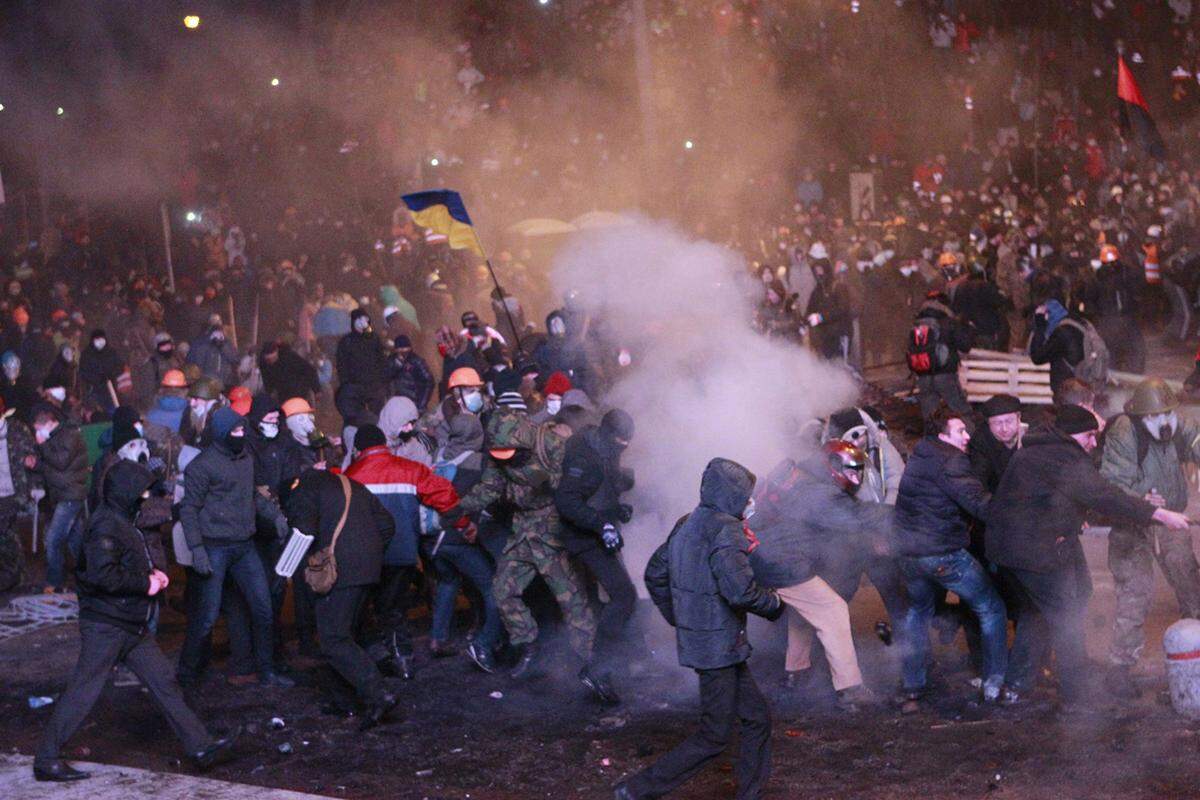 Klitschko warnte am späten Abend vor einem Bürgerkrieg. "Ich schließe einen Bürgerkrieg nicht mehr aus."