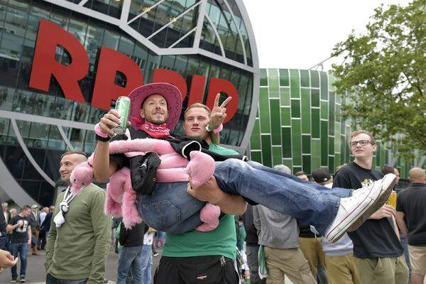 Am Samstag war es endlich so weit: Rapids neue Heimstätte, das Allianz Stadion, wurde feierlich eröffnet.