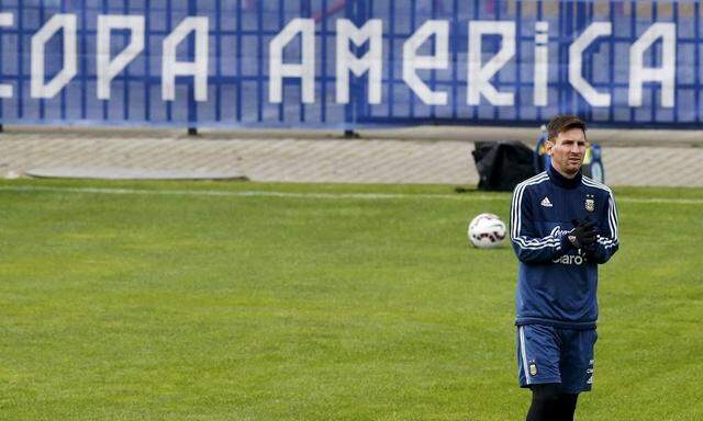 Argentina's national soccer team player Lionel Messi participates in a team training session in Concepcion