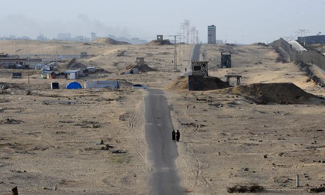 Ein Blick auf Rafah. Hunderttausende Menschen mussten vor der angedrohten Bodenoffensive der israelischen Armee aus der Stadt Rafah fliehen.