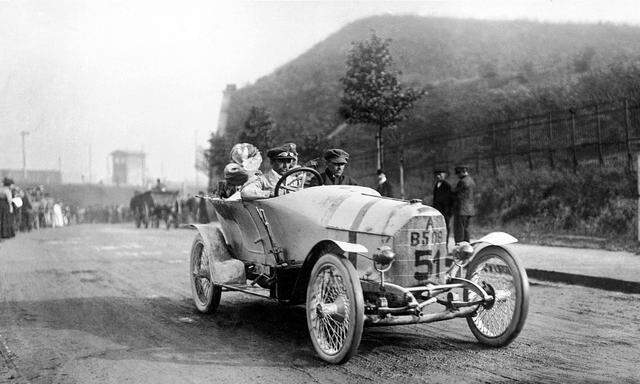 Gewinner 1910: Ferdinand Porsche auf Austro-Daimler.