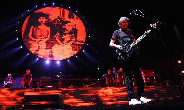 Waters performs during ´The Wall´ tour at Staples Center in Los Angeles
