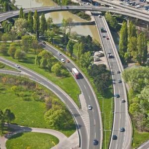 Autobahnkreuz in Wien-Floridsdorf.