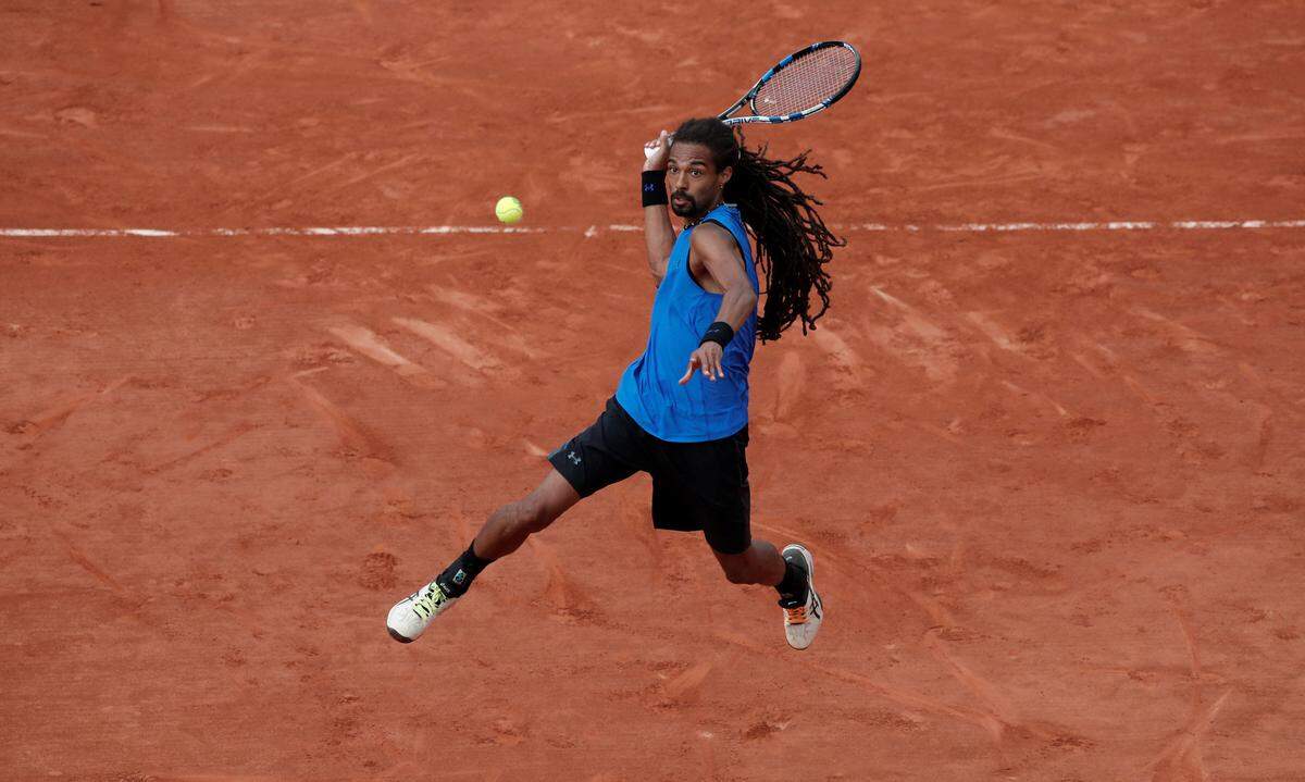 Dustin Brown im Anflug: Der Deutsch-Jamaikaner, Spitzname "Dreddy" ist der Rasta-Man der Tenniswelt.