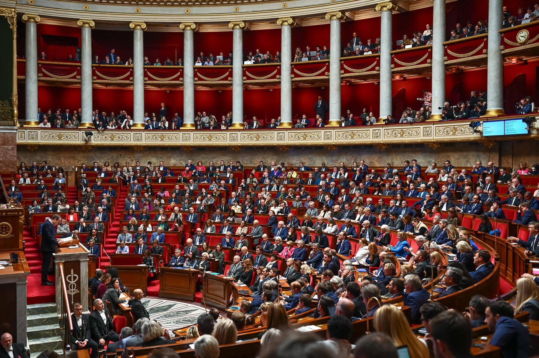 Lecornu 'stops the clock': Delaying the pension reform in France could pay off [premium]