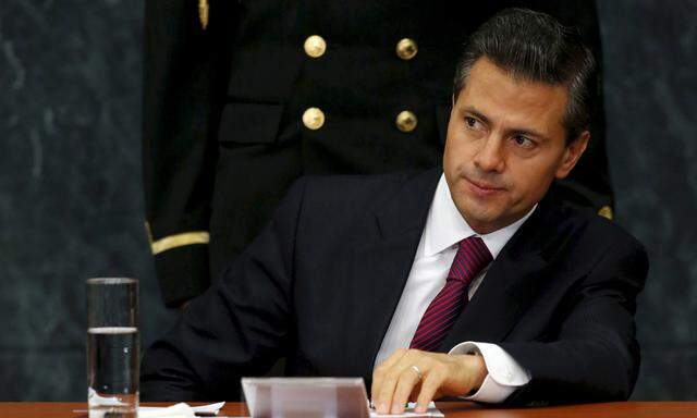 File picture of Mexico´s President Enrique Pena Nieto during an investment announcement from brewer Grupo Modelo in Merida in Yucatan state, at Los Pinos Presidential house in Mexico City