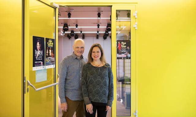 Georg O. Luksch und Rita Hatzmann-Luksch im neuen Kulturraum Gleis 21.