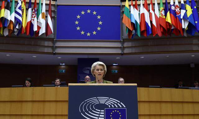 Das Europaparlament steuert auf eine Zeitenwende zu. Sollten sich die Prognosen an den Urnen bestätigen, käme Ursula von der Leyen, die Präsidentin der Europäischen Kommission, in eine heikle Lage. 