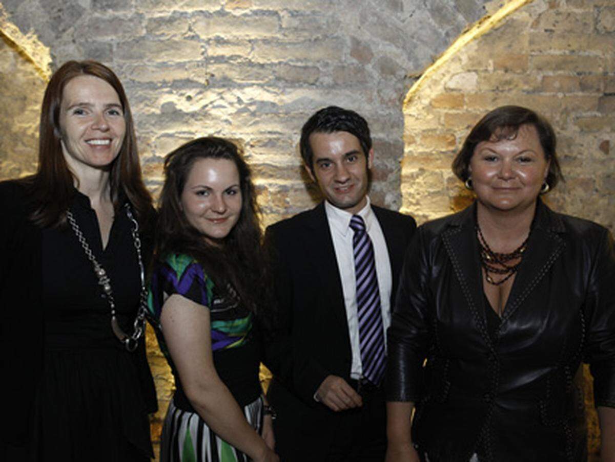 Das Team von lawyers &amp; more: Sabine Haiderer, Sophie Hochwarter, Ingo Dieter Joham und Susanne Hochwarter (von links nach rechts).
