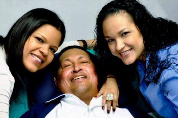 Chavez musste wieder zur Behandlung nach Kuba. Am 18. Februar kehrte er nach Venezuela zurück. Dieses Bild ist eine der letzten veröffentlichten Aufnahmen des "Soldaten des Volkes.
