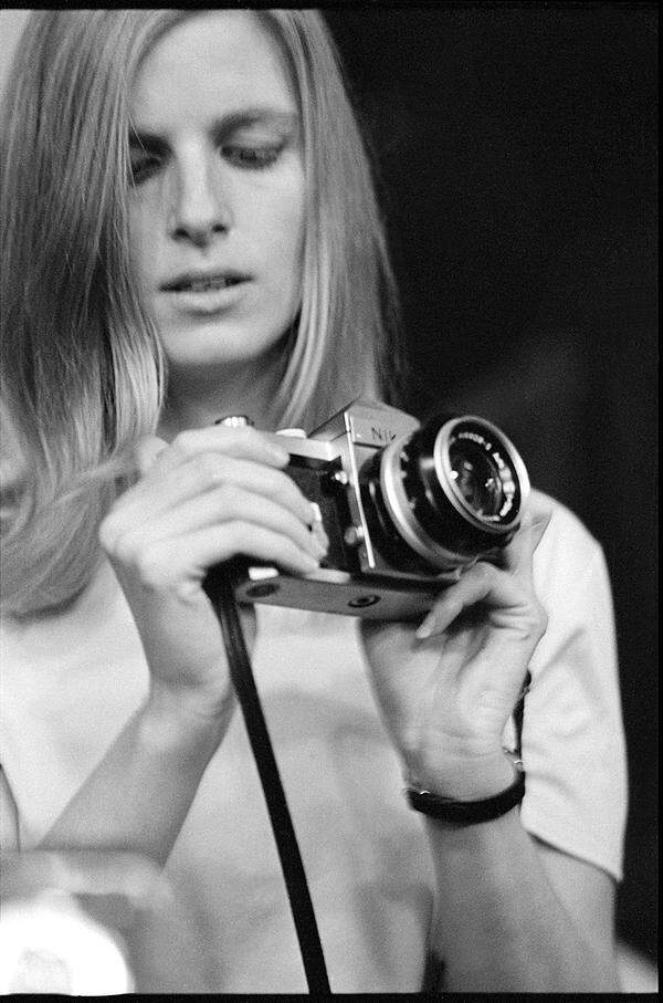 Linda McCartney, 1941 in New York als Linda Eastman geboren und 1998 in Tucson, Arizona, gestorben, war eine Fotografin aus Leidenschaft.   Linda McCartney, London (c) 1968 Paul McCartney / Fotograf: Eric Clapton