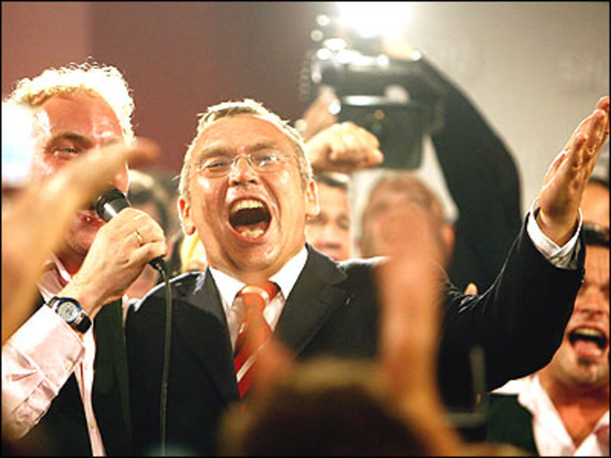 Bei der Nationalratswahl gewinnt überraschend die SPÖ mit Alfred Gusenbauer, knapp vor der Kanzlerpartei ÖVP.