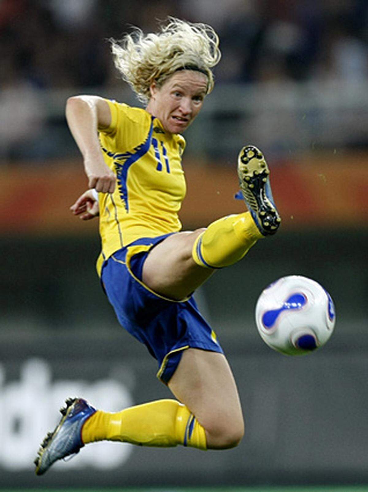 Die schwedische Fußball-Rekordinternationale gab im Sommer 2008, dass sie seit März mit ihrer Partnerin verheiratet ist. Das Paar hat eine Tochter.