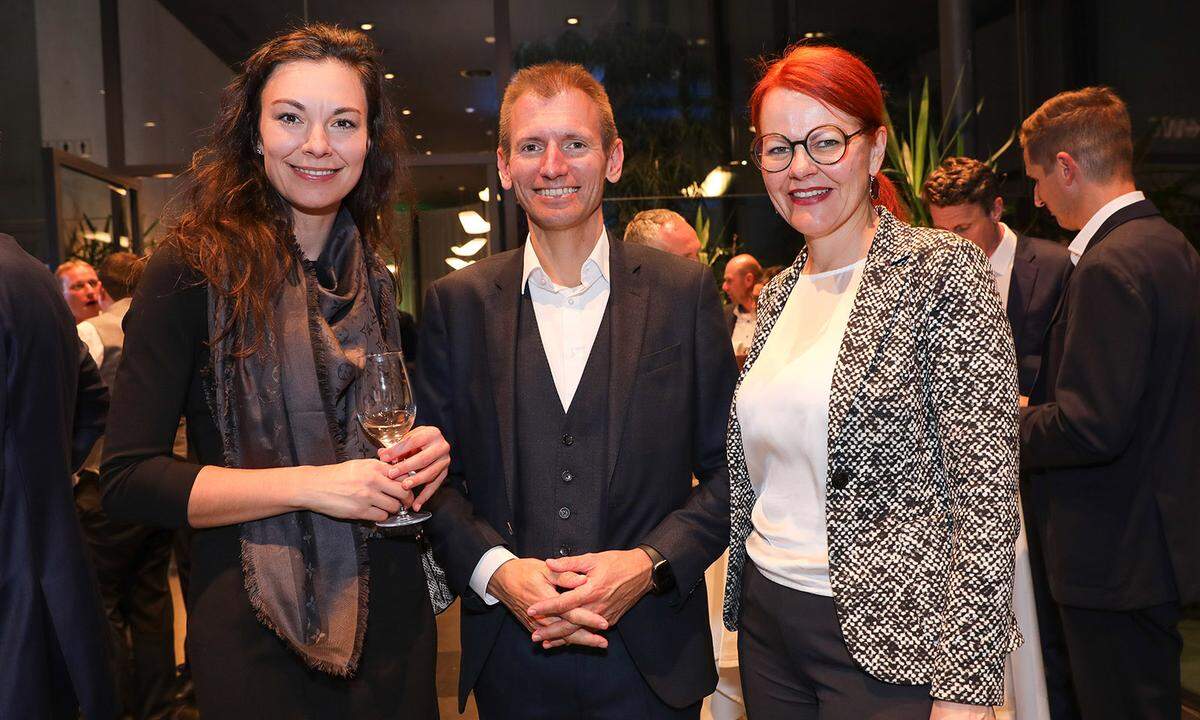 Unternehmerin Carmen Balazs, A1 COO Enterprise Martin Resel und Landtagsabgeordnete Cornelia Hagele (v.l.)