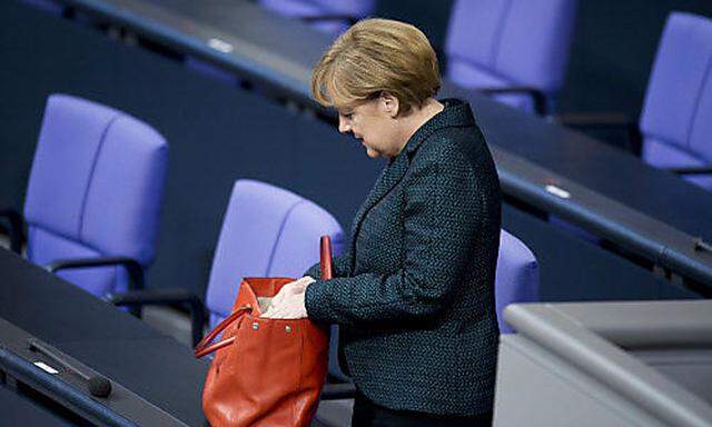 Angela Merkel bei der Debatte im Bundestag