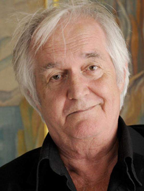 Israels Angriff auf eine Hilfsflotte für den Gaza-Streifen, bei dem mindestens neun Menschen starben, hat international Entsetzen hervorgerufen.  "Das war Piraterie, Kidnapping, das war Mord", sagte der schwedische Schriftsteller Henning Mankell, der sich selbst dem Konvoi angeschlossen hatte. "Ich grüble viel über die israelische Dummheit. Wenn sie uns stoppen wollten, konnten sie doch die Propeller oder das Steuer zerstören und die Schiffe wegbugsieren. Aber wissentlich eine gewaltsame Konfrontation zu suchen und Menschen zu töten – ich verstehe das nicht."