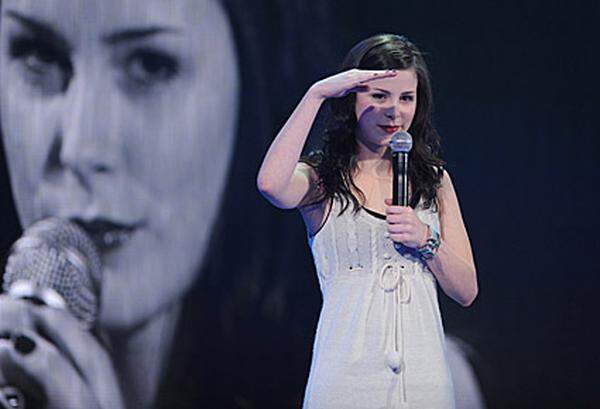 Seit die Gymnasiastin Lena Meyer-Landrut in der Castingshow "Unser Star für Oslo" durchgesetzt hat, liegt Deutschland im Lena-Fieber, der nun mit dem Sieg beim Song Contest einen neuen Höhepunkt erreicht.