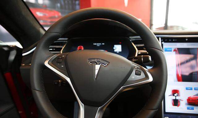 US-INVESTIGATION-CONTINUES-INTO-TESLA-DRIVER´S-DEATH-WHILE-IN-AU