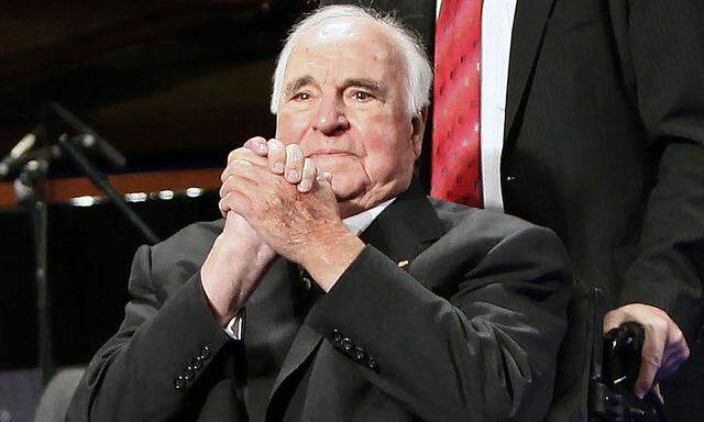 Deutschlands gesundheitlich angeschlagener Altkanzler Helmut Kohl