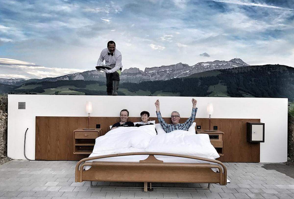 Auf dem Gipfel Göbsi bei Gonten kann man eine Open-Air-Suite buchen. Hier kann man unter den Sternen schlafen und hat obendrein noch einen eigenen Butler an seiner Seite.