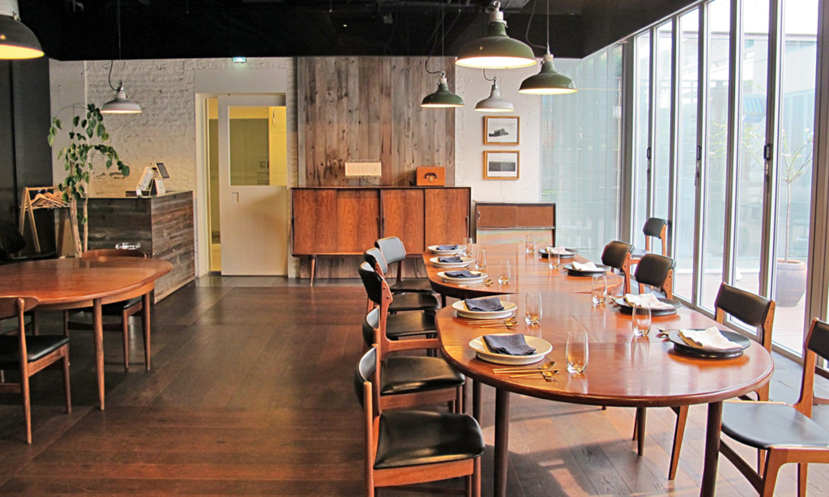 Chic. Im O’Neul: Danish-Modern-Möbel und feinfühlige neokoreanische Küche. 