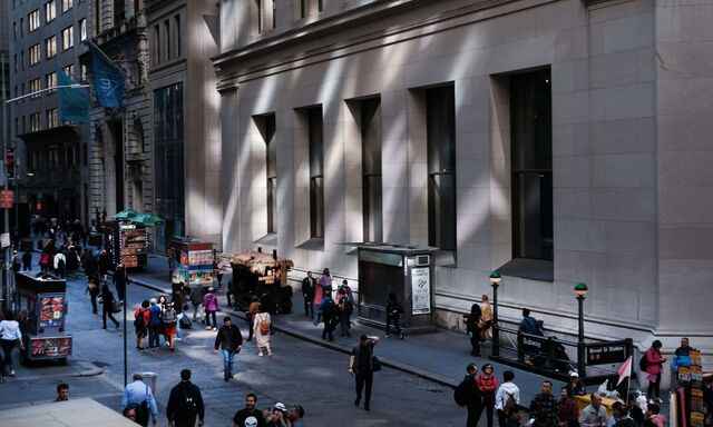 Die US-Wirtschaft ist im ersten Quartal langsamer gewachsen als bisher angenommen. 