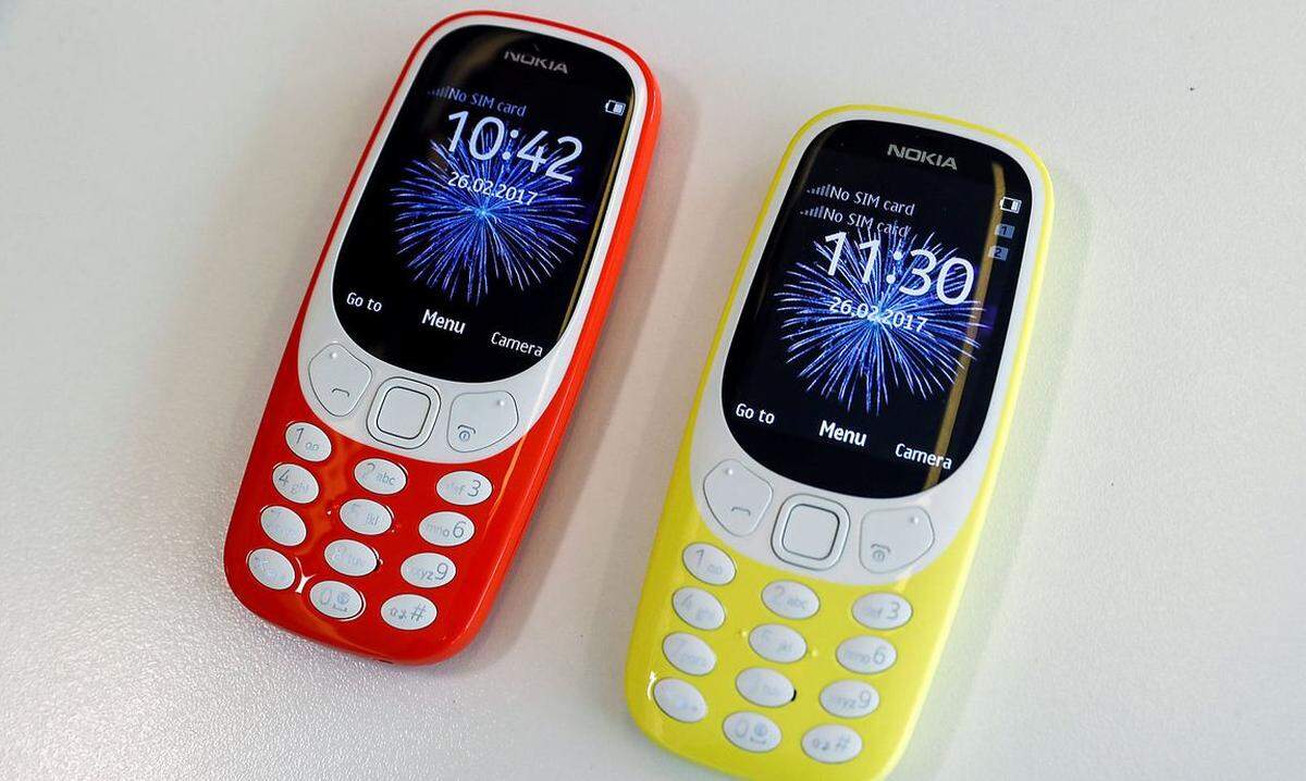 Kein Smartphone, aber dafür retro. Das Nokia 3310 ist seit 2017 in einer Neuauflage wieder erhältlich. Wer sein Gerät nur zum Telefonieren und SMS schreiben braucht, und für das Spiel "Snake" wieder Nerven hat, ist hier richtig aufgehoben. Preis: ca. 50 Euro.