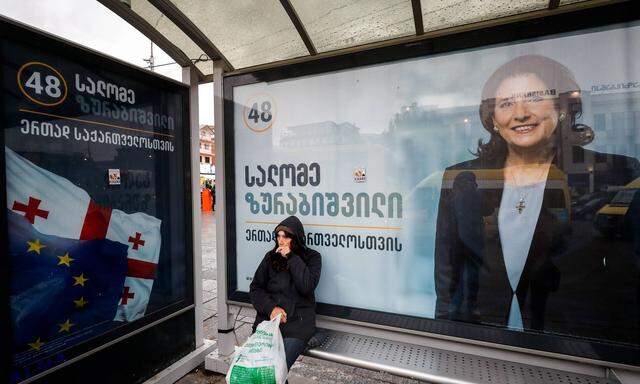 Salome Surabischwili auf Wahlplakaten