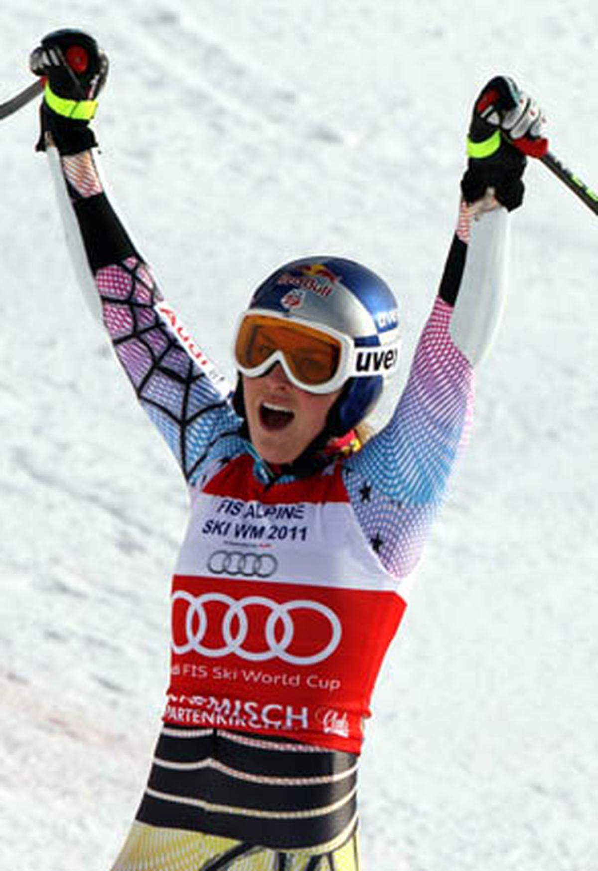 Und zum dritten Mal in Folge holte Lindsey Vonn auch die große Kristallkugel: Beim Saison-Finale in Garmisch gewann Vonn den Super-G und stand ein Rennen vor Schluss als Siegerin im Gesamt-Weltcup fest - vor Busenfreundin Maria Riesch.