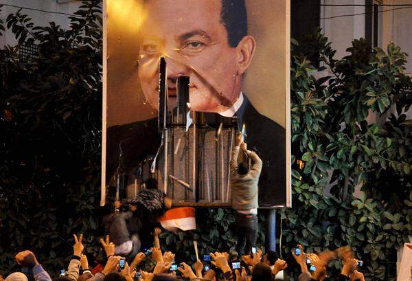 Feindbild Nummer eins der Demonstranten: Präsident Hosni Mubarak.