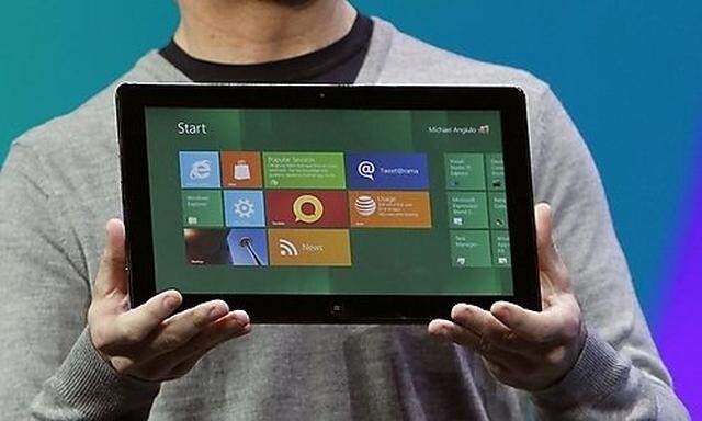 Microsoft Windows President Sinofsky introduces the new tablet running a test version of its touch-en