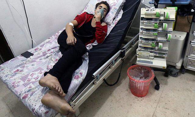 Im al-Quds-Spital in Aleppo werden Opfer eines mutmaßlichen Chlorgasangriffes versorgt.