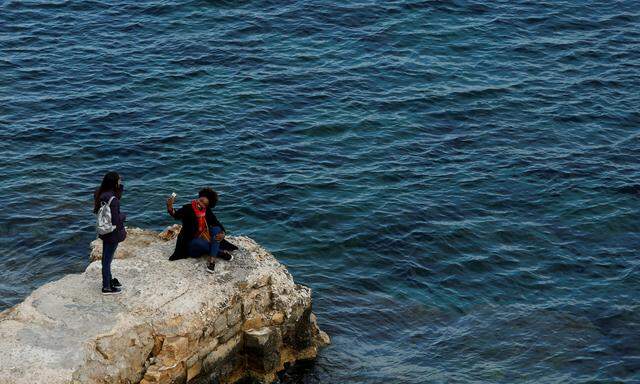 Ein Foto aus Valletta. Wer sein Smartphone bedient, bedient sich auch der künstlichen Intelligenz. Sie hat längst Einzug in unser tägliches Leben gefunden.